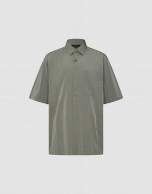 Green Urban Revivo Button Up Straight Men's Shirts | ZCQRAF-324