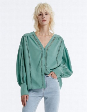 Green Urban Revivo Pointelle Buttoned Women's Shirts | YODSZP-467