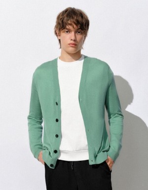 Green Urban Revivo Straight Knitted Men's Cardigan | XBNJFV-326