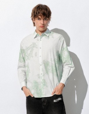 Multicolor Urban Revivo Striped Button Up Loose Men's Shirts | AWNMJL-864