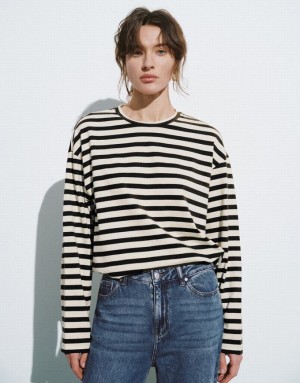 Stripes Urban Revivo Crew Neck Loose Women's T-Shirts | WJFHUB-386