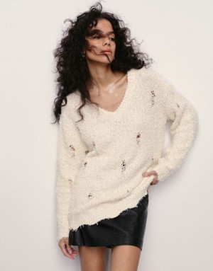 White Urban Revivo Crew Neck Knitted Women's Cardigan | PUKGYL-701