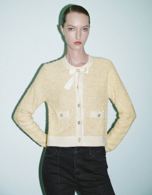 Yellow Urban Revivo Crew Neck Knitted Women's Cardigan | RQXMSU-837