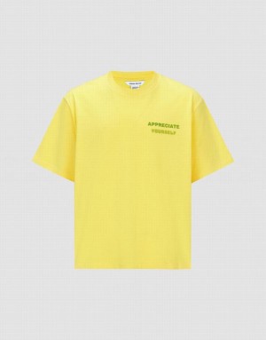 Yellow Urban Revivo Letter Detail Crew Neck Men's T-Shirts | RTFVHY-480