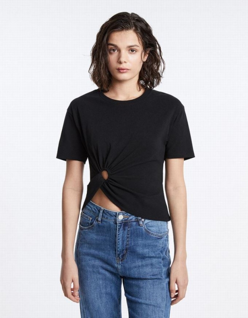 Black Urban Revivo Cropped With Ring Detail Women's T-Shirts | TDNZLI-187