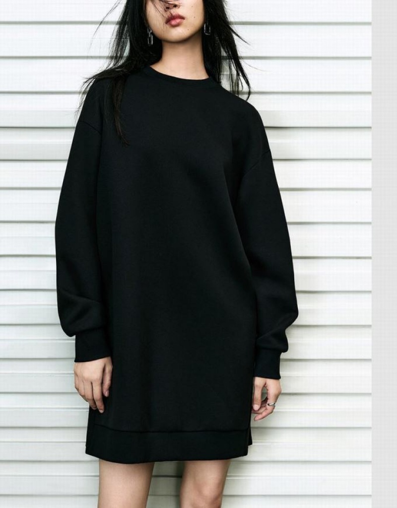 Black Urban Revivo Straight Crew Neck Women's Knitted Dress | OCIXND-184