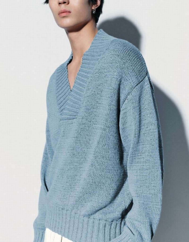 Blue Urban Revivo V-Neck Knitted Men's Cardigan | TRFPGU-678