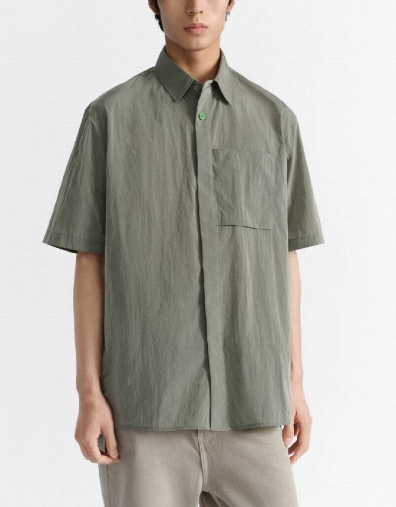 Green Urban Revivo Button Up Straight Men's Shirts | ZCQRAF-324