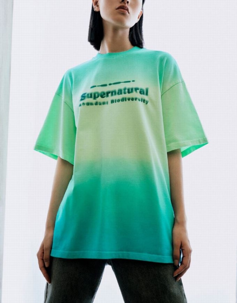 Green Urban Revivo Letter Printed Gradient Women's T-Shirts | ZQIPLE-370