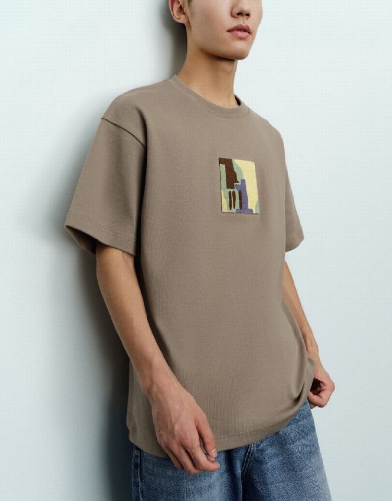 Light Brown Urban Revivo Straight Knitted Men's T-Shirts | EBUCYJ-179